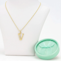 Collar Doble Baño en Oro Letra V – XUPING